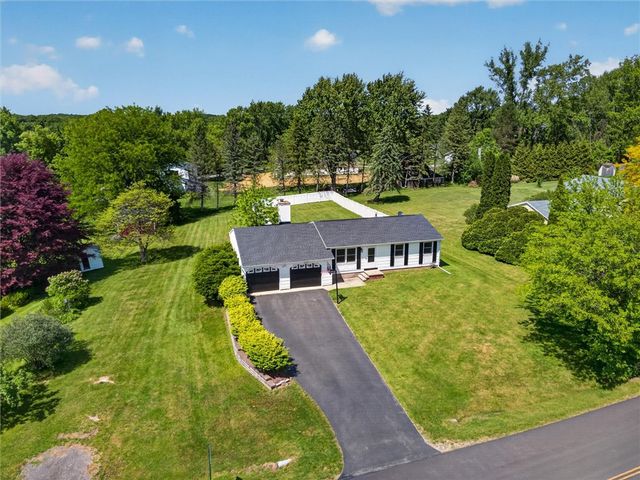 251 Farmview Drive, Walworth, NY 14502
