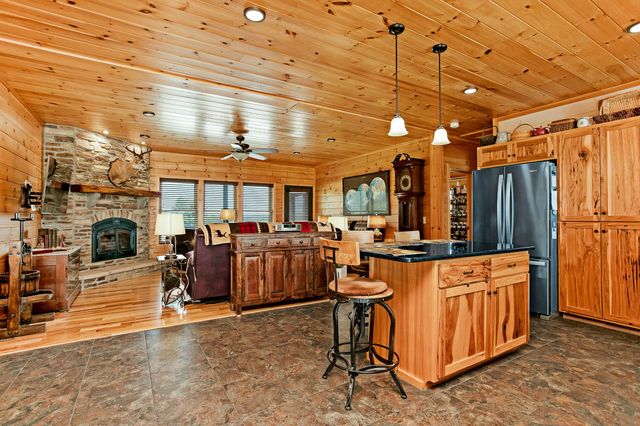 1572 Ashes Creek Lane, Bloomfield, KY 40008