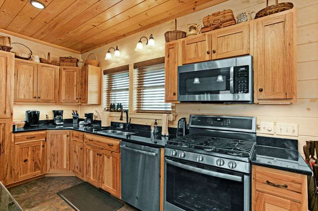 1572 Ashes Creek Lane, Bloomfield, KY 40008