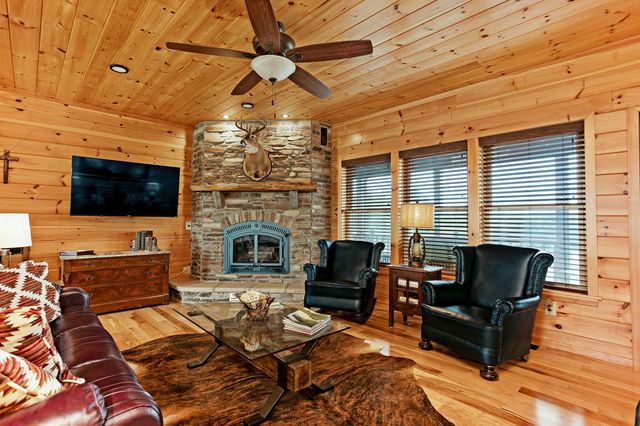 1572 Ashes Creek Lane, Bloomfield, KY 40008