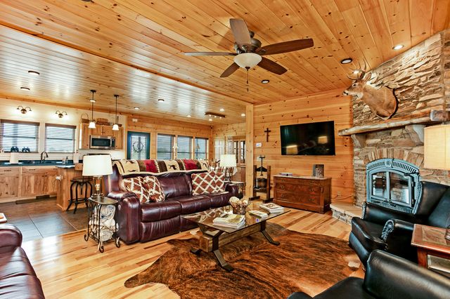 1572 Ashes Creek Lane, Bloomfield, KY 40008