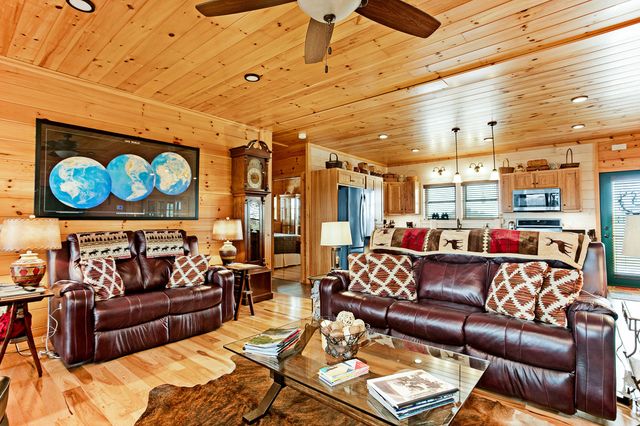 1572 Ashes Creek Lane, Bloomfield, KY 40008