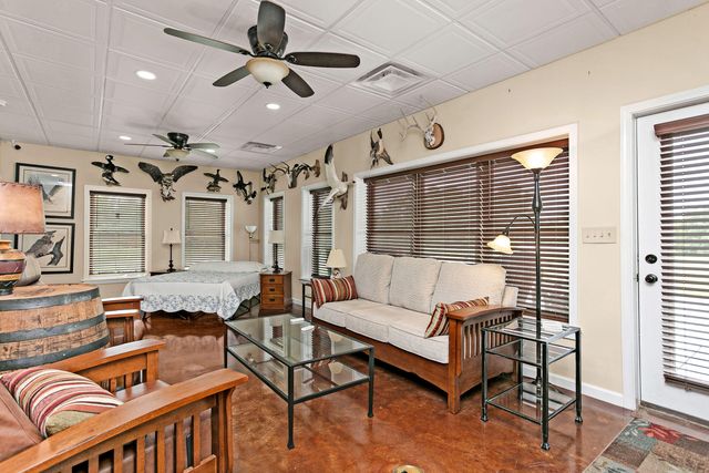 1572 Ashes Creek Lane, Bloomfield, KY 40008