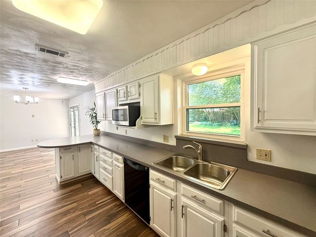 6728 Karen Drive, North Richland Hills, TX 76180