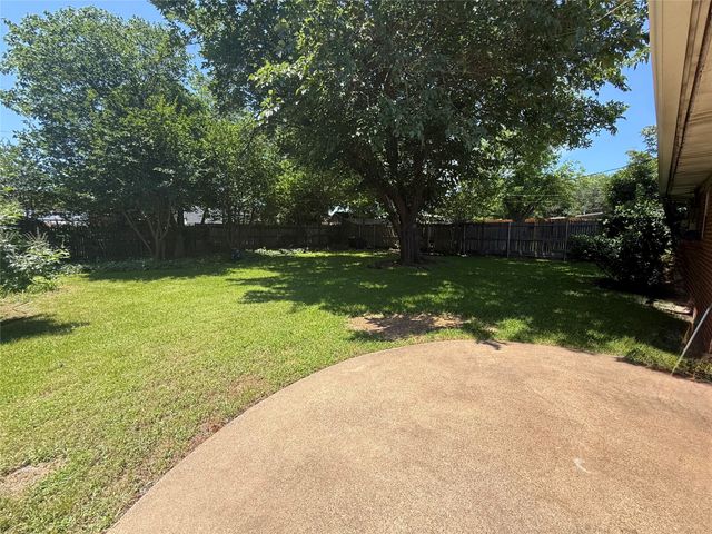 6728 Karen Drive, North Richland Hills, TX 76180