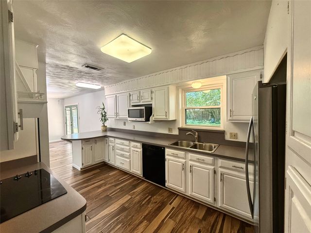 6728 Karen Drive, North Richland Hills, TX 76180