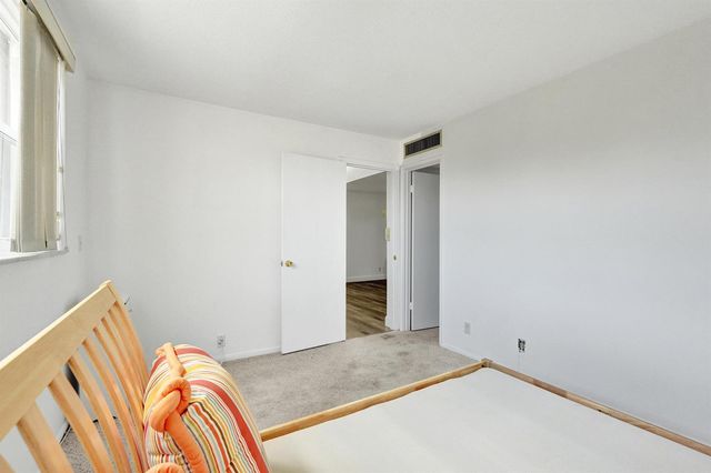 2540 Boundbrook Boulevard 205, West Palm Beach, FL 33406