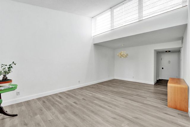 2540 Boundbrook Boulevard 205, West Palm Beach, FL 33406