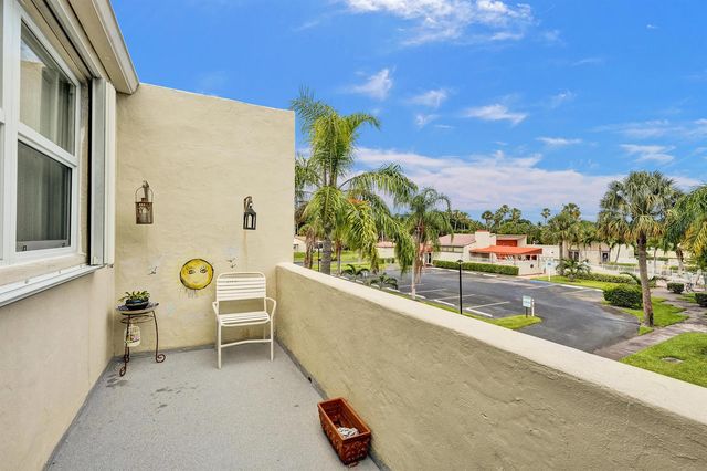 2540 Boundbrook Boulevard 205, West Palm Beach, FL 33406
