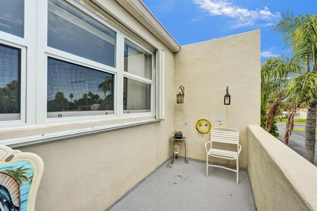 2540 Boundbrook Boulevard 205, West Palm Beach, FL 33406