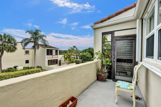 2540 Boundbrook Boulevard 205, West Palm Beach, FL 33406