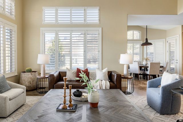 407 E HIDDEN LAKE DR, Bountiful, UT 84010