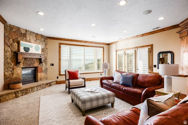 407 E HIDDEN LAKE DR, Bountiful, UT 84010