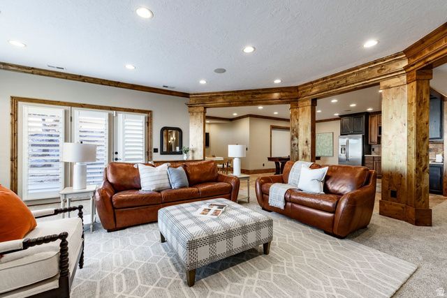 407 E HIDDEN LAKE DR, Bountiful, UT 84010