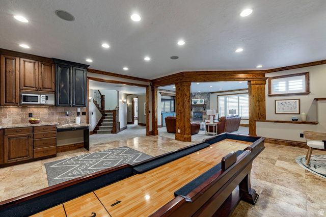 407 E HIDDEN LAKE DR, Bountiful, UT 84010