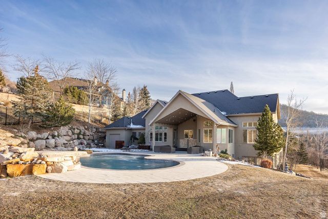 407 E HIDDEN LAKE DR, Bountiful, UT 84010