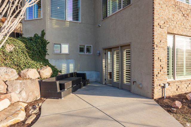 407 E HIDDEN LAKE DR, Bountiful, UT 84010