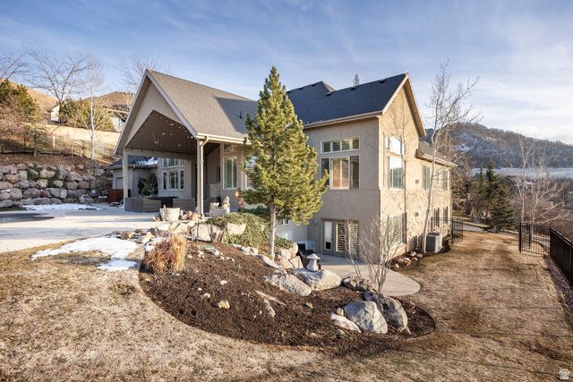 407 E HIDDEN LAKE DR, Bountiful, UT 84010