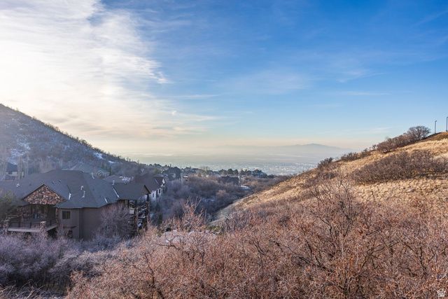 407 E HIDDEN LAKE DR, Bountiful, UT 84010