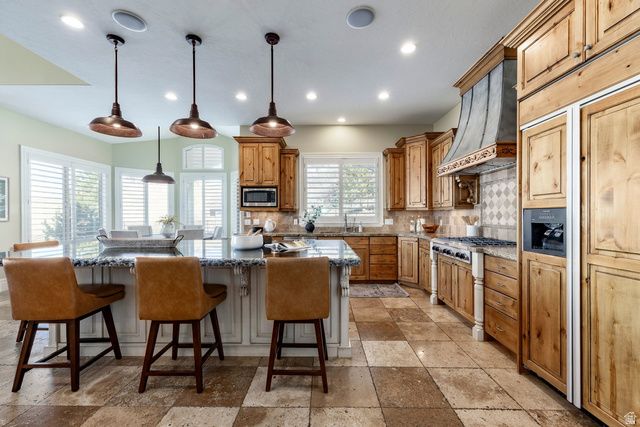 407 E HIDDEN LAKE DR, Bountiful, UT 84010