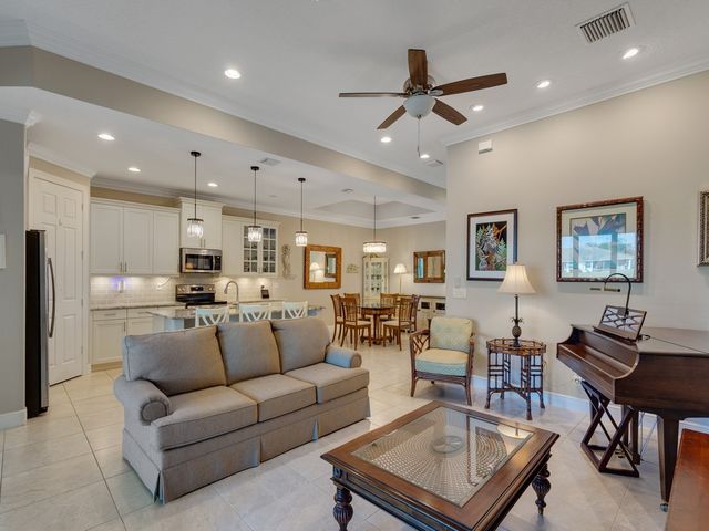 7468 Oak Crest Lane 7468, Vero Beach, FL 32966