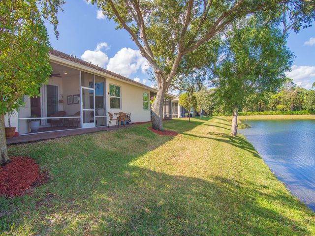 7468 Oak Crest Lane 7468, Vero Beach, FL 32966