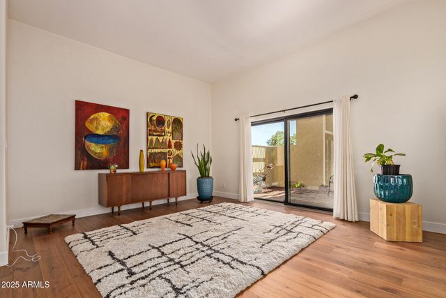 2111 W MARLETTE Avenue, Phoenix, AZ 85015