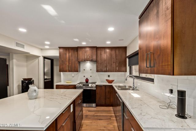 2111 W MARLETTE Avenue, Phoenix, AZ 85015