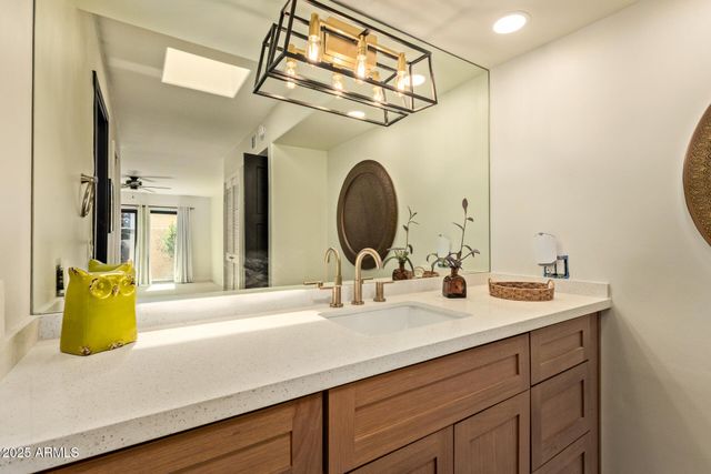 2111 W MARLETTE Avenue, Phoenix, AZ 85015