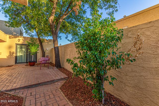 2111 W MARLETTE Avenue, Phoenix, AZ 85015