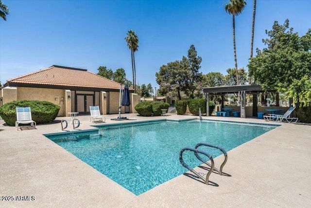 2111 W MARLETTE Avenue, Phoenix, AZ 85015