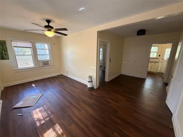 824 E UNIVERSITY AVENUE 1, Gainesville, FL 32601