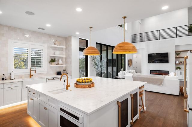 4634 HIGEL AVENUE, Sarasota, FL 34242