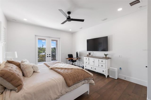 4634 HIGEL AVENUE, Sarasota, FL 34242