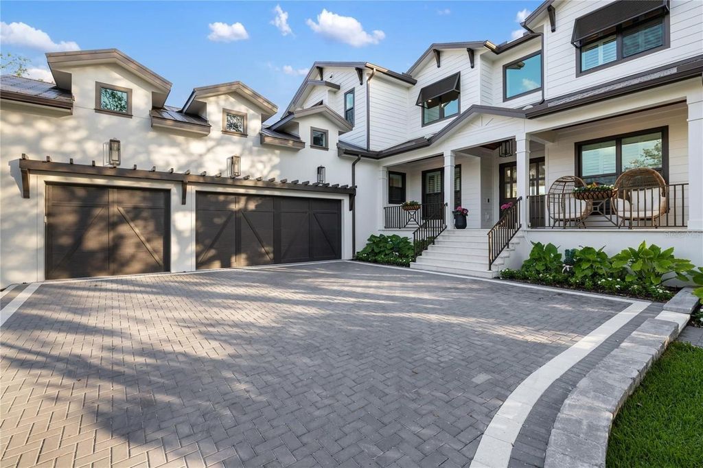 Image 2 of property listing at 4634 HIGEL AVENUE, Sarasota, FL 34242