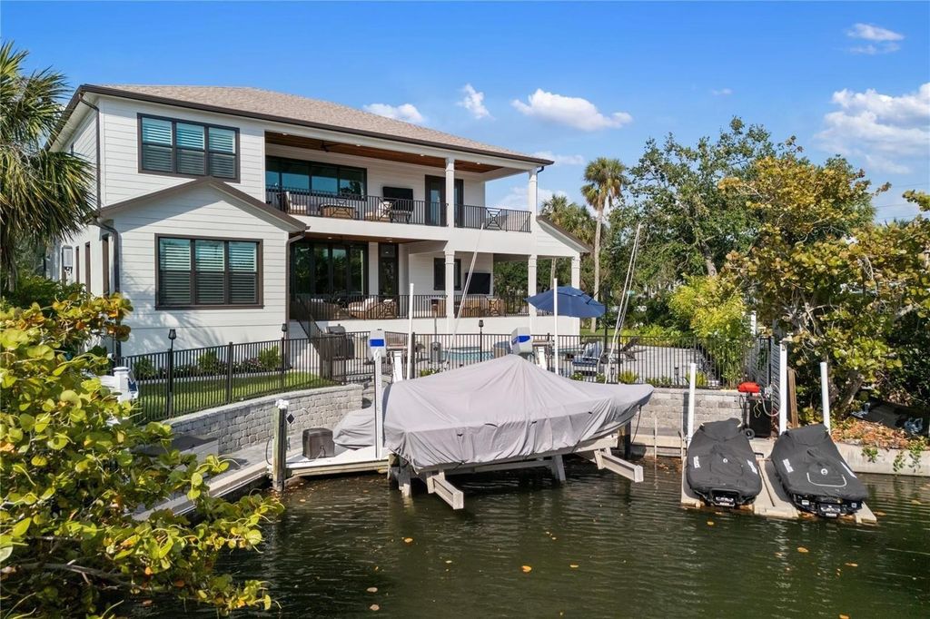 Image 12 of property listing at 4634 HIGEL AVENUE, Sarasota, FL 34242