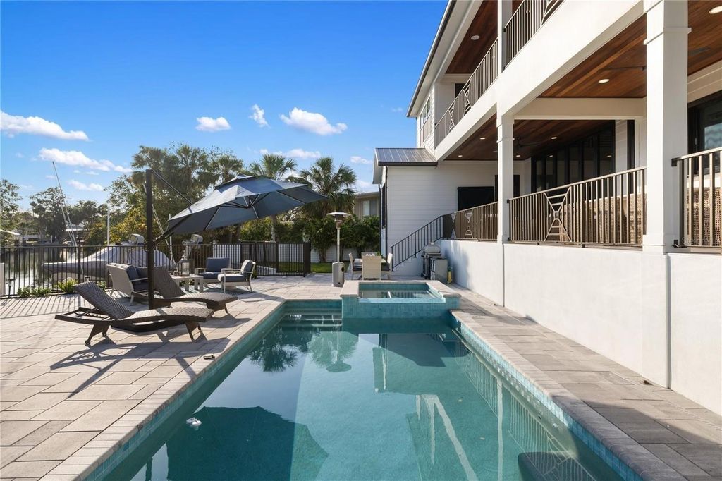 Image 15 of property listing at 4634 HIGEL AVENUE, Sarasota, FL 34242