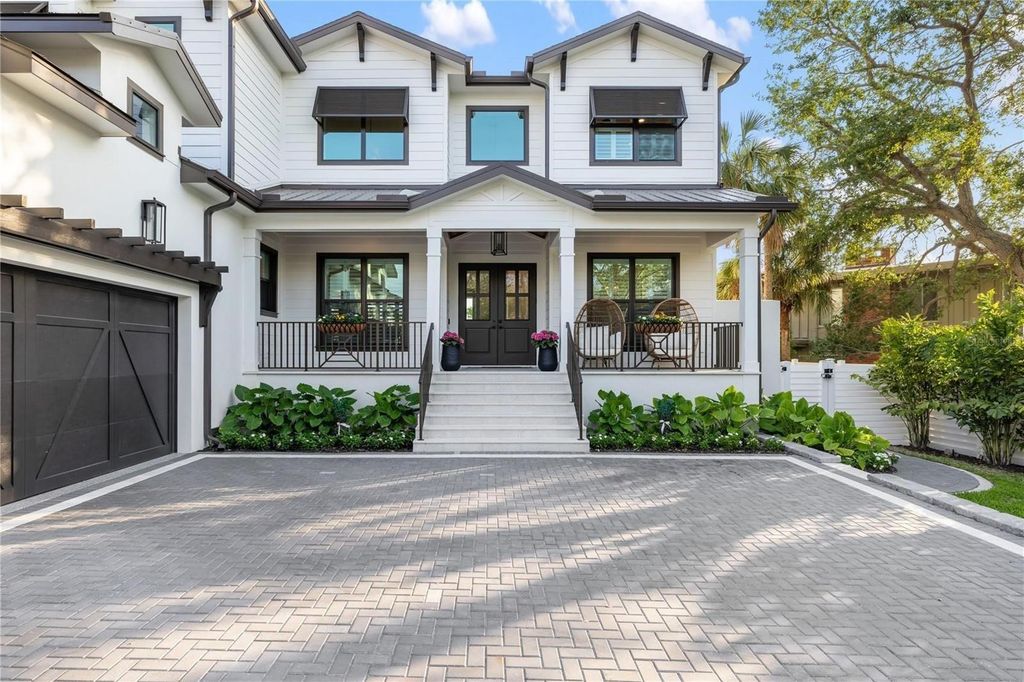 Image 3 of property listing at 4634 HIGEL AVENUE, Sarasota, FL 34242