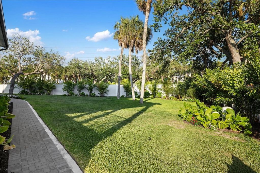 Image 21 of property listing at 4634 HIGEL AVENUE, Sarasota, FL 34242