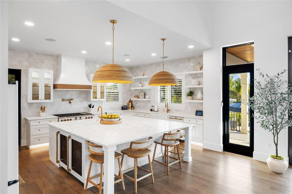 Image 40 of property listing at 4634 HIGEL AVENUE, Sarasota, FL 34242