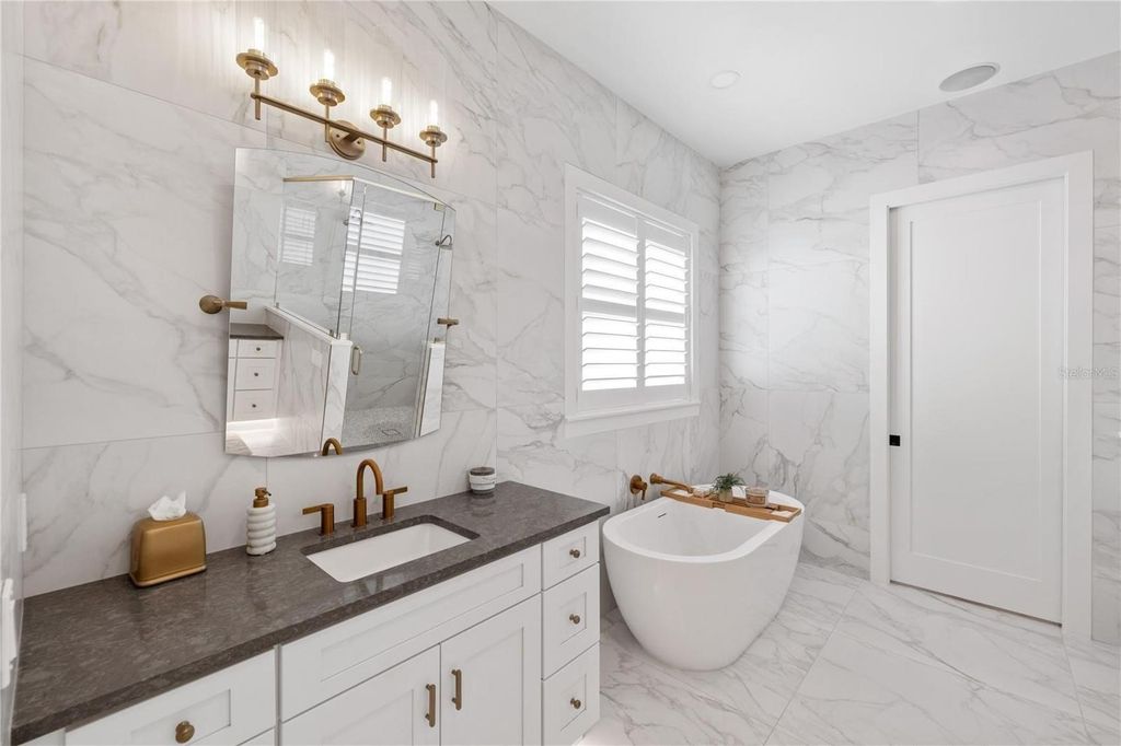Image 54 of property listing at 4634 HIGEL AVENUE, Sarasota, FL 34242