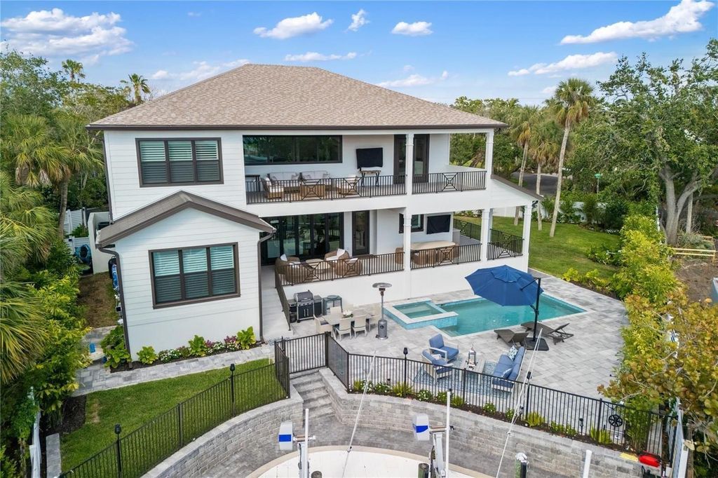 Image 10 of property listing at 4634 HIGEL AVENUE, Sarasota, FL 34242