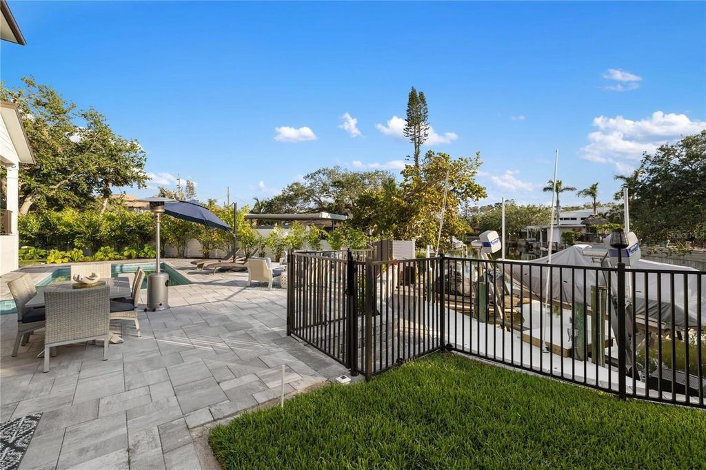 Image 91 of property listing at 4634 HIGEL AVENUE, Sarasota, FL 34242