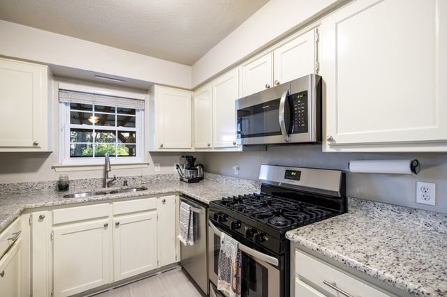 2000 Navajo Street, Denton, TX 76209