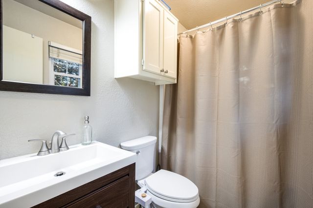 2000 Navajo Street, Denton, TX 76209