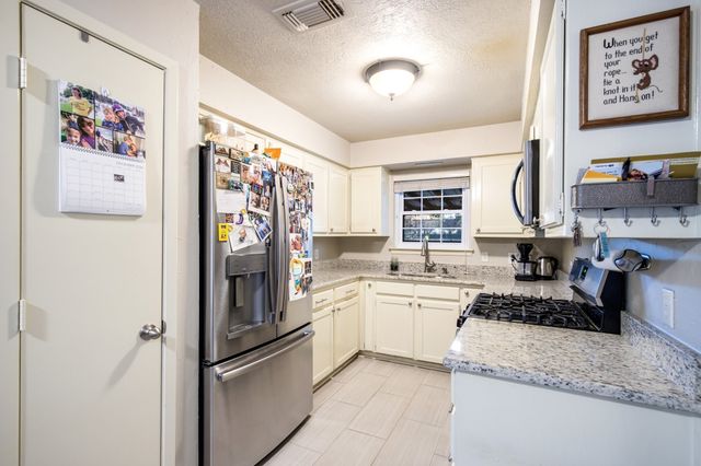 2000 Navajo Street, Denton, TX 76209