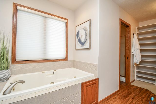 4101 S Florence Ave Avenue, Sioux Falls, SD 57103