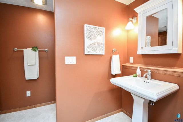 4101 S Florence Ave Avenue, Sioux Falls, SD 57103