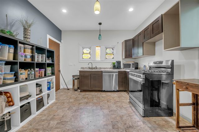 2270 Parker Street, Detroit, MI 48214