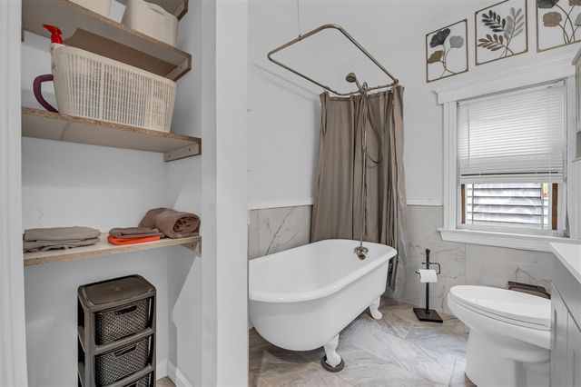 2270 Parker Street, Detroit, MI 48214